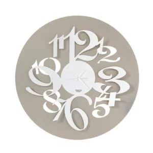Orologio con numeri grandi effetto tridimensionale Focus